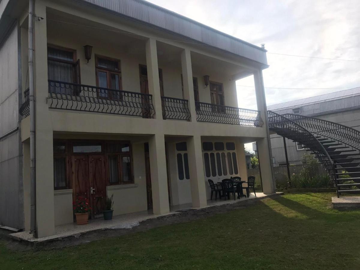 Luka Family Guest House Μπατούμι Εξωτερικό φωτογραφία