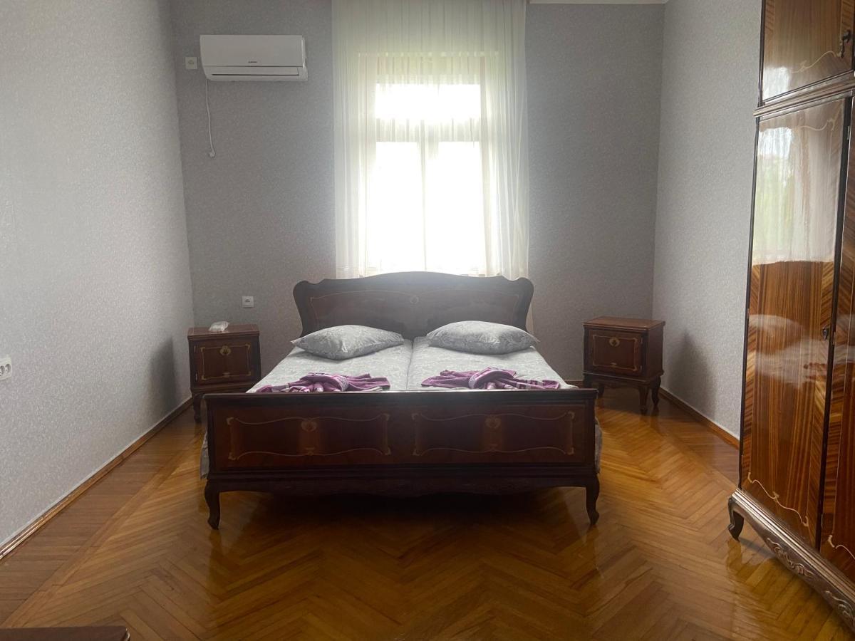 Luka Family Guest House Μπατούμι Εξωτερικό φωτογραφία
