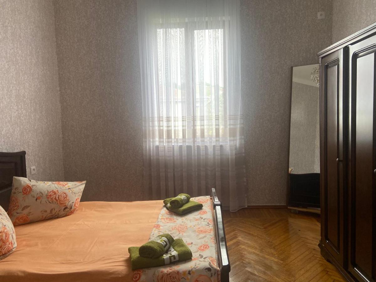 Luka Family Guest House Μπατούμι Εξωτερικό φωτογραφία