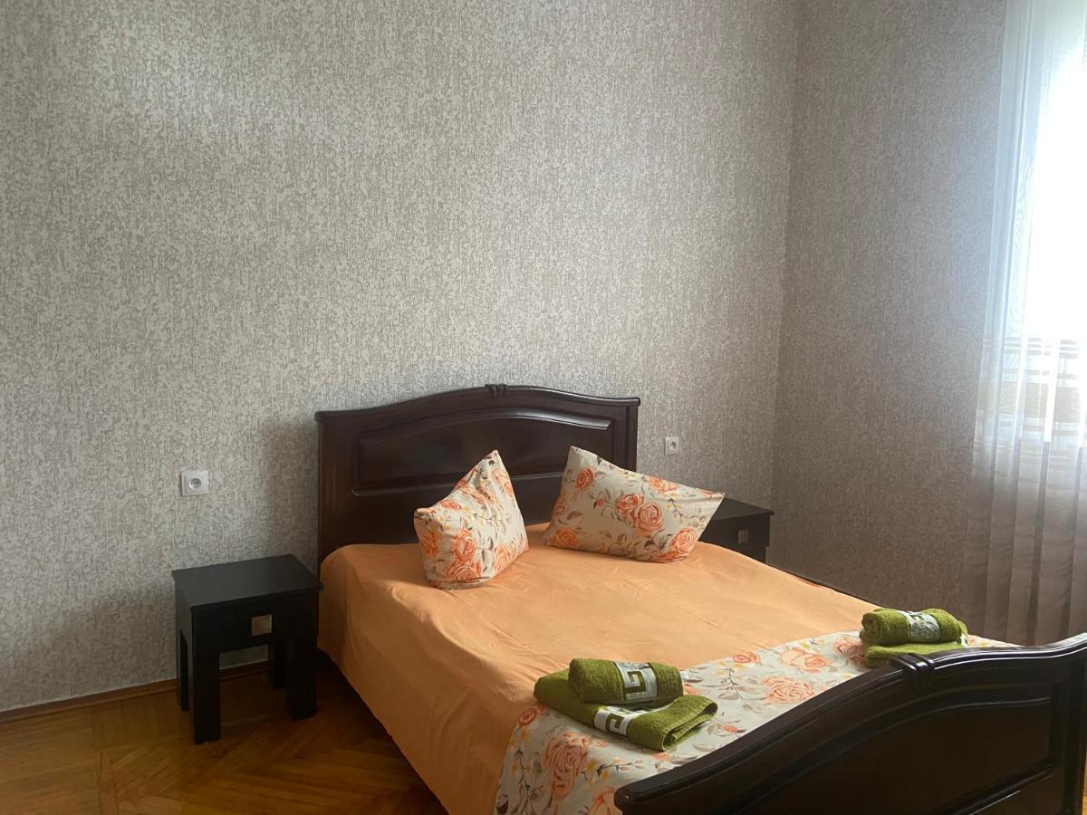 Luka Family Guest House Μπατούμι Εξωτερικό φωτογραφία
