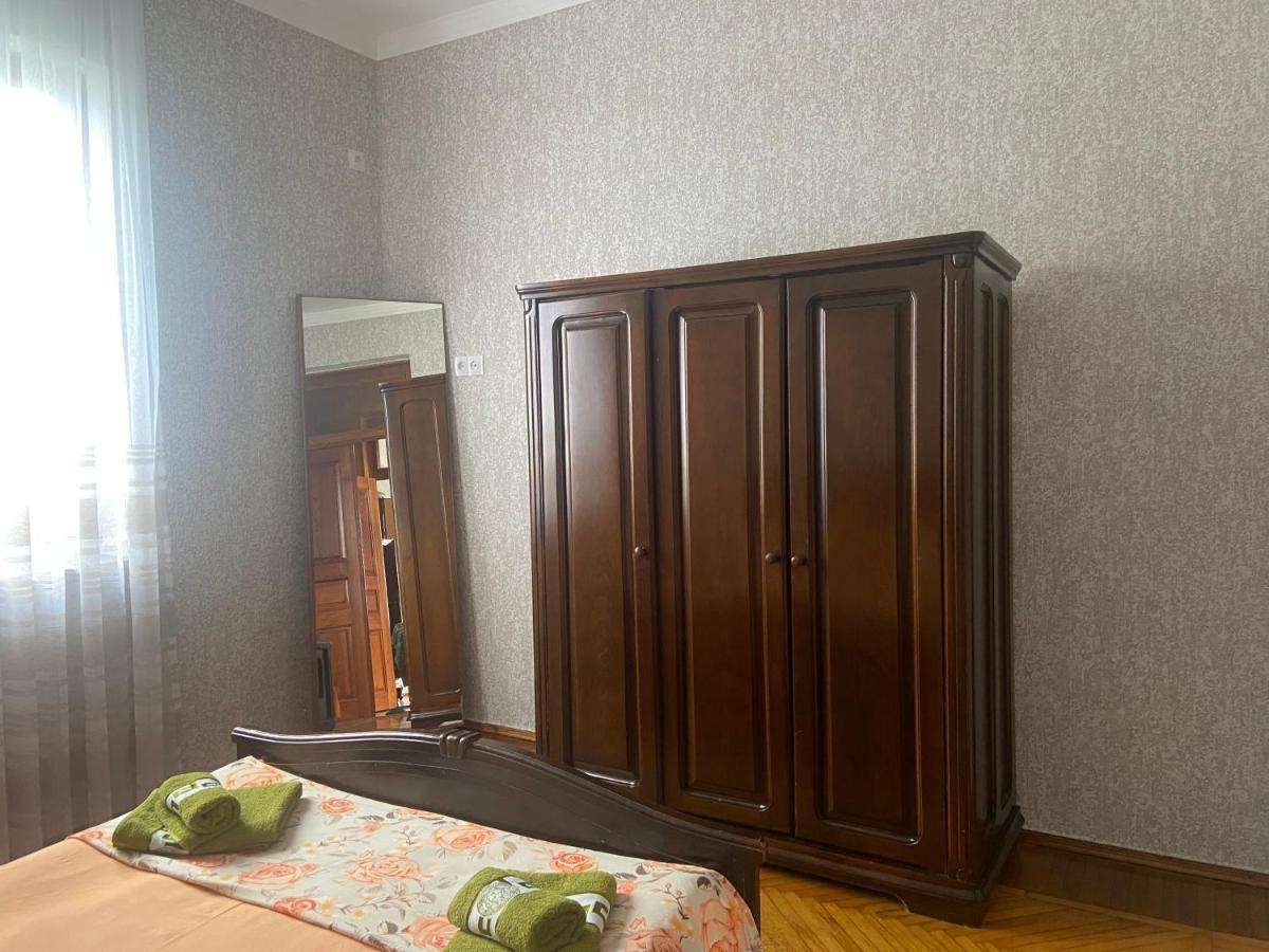 Luka Family Guest House Μπατούμι Εξωτερικό φωτογραφία